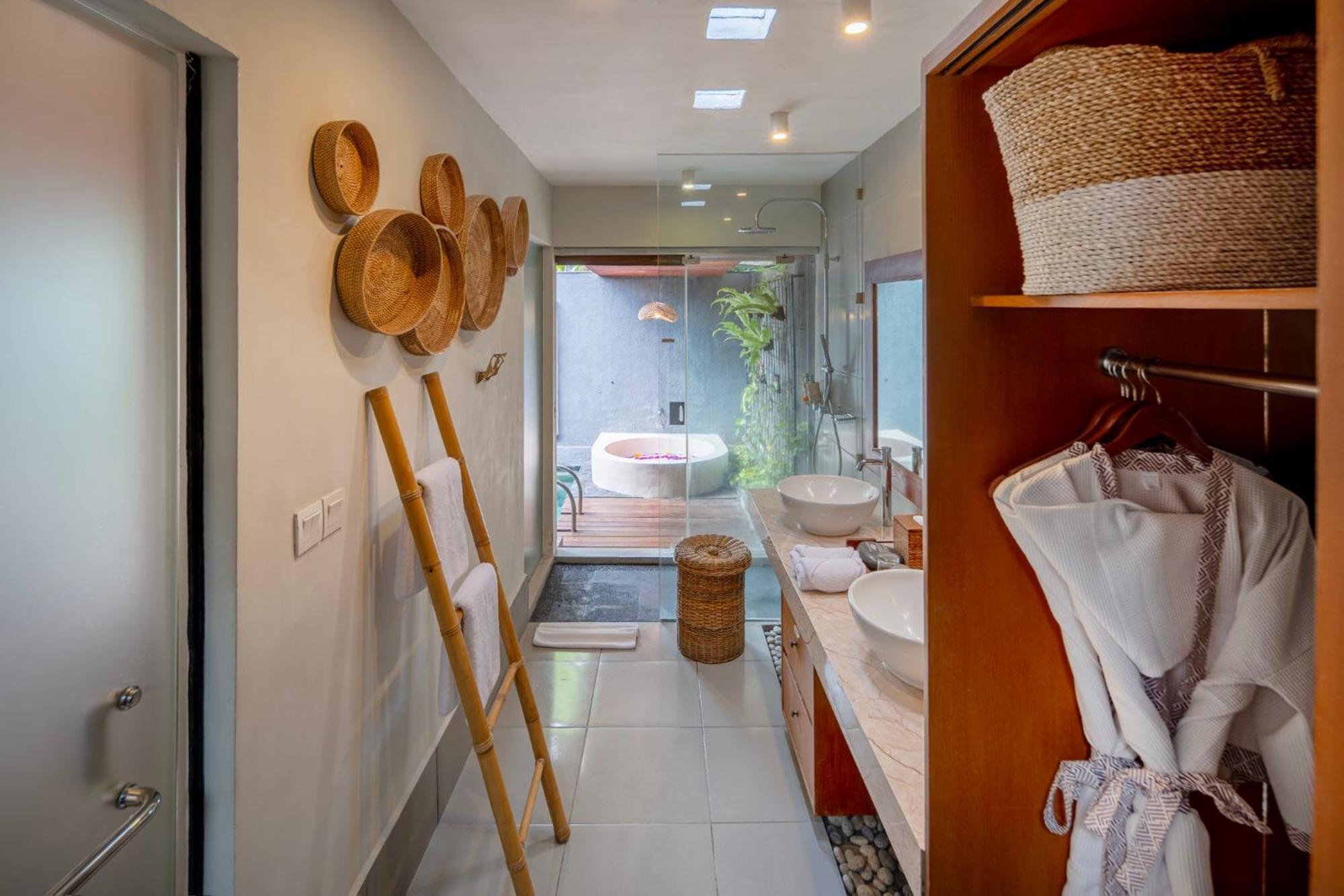 Seminyak Sanctuary Villa By Ini Vie Hospitality Legian Dış mekan fotoğraf